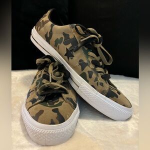 ⭐️ Converse ⭐️One Star Pro Ox Low Top Camo Sandy/ Chocolate